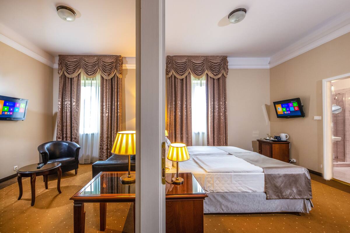 Classic room in Mansion house | 1 bedroom, hypo-allergenic bedding available, minibar, in-room safe