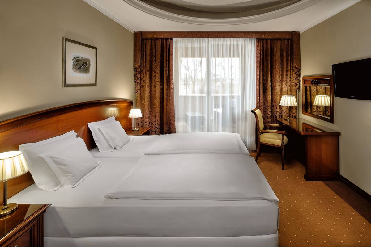 Junior Suite in Mansion house | 1 bedroom, hypo-allergenic bedding available, minibar, in-room safe