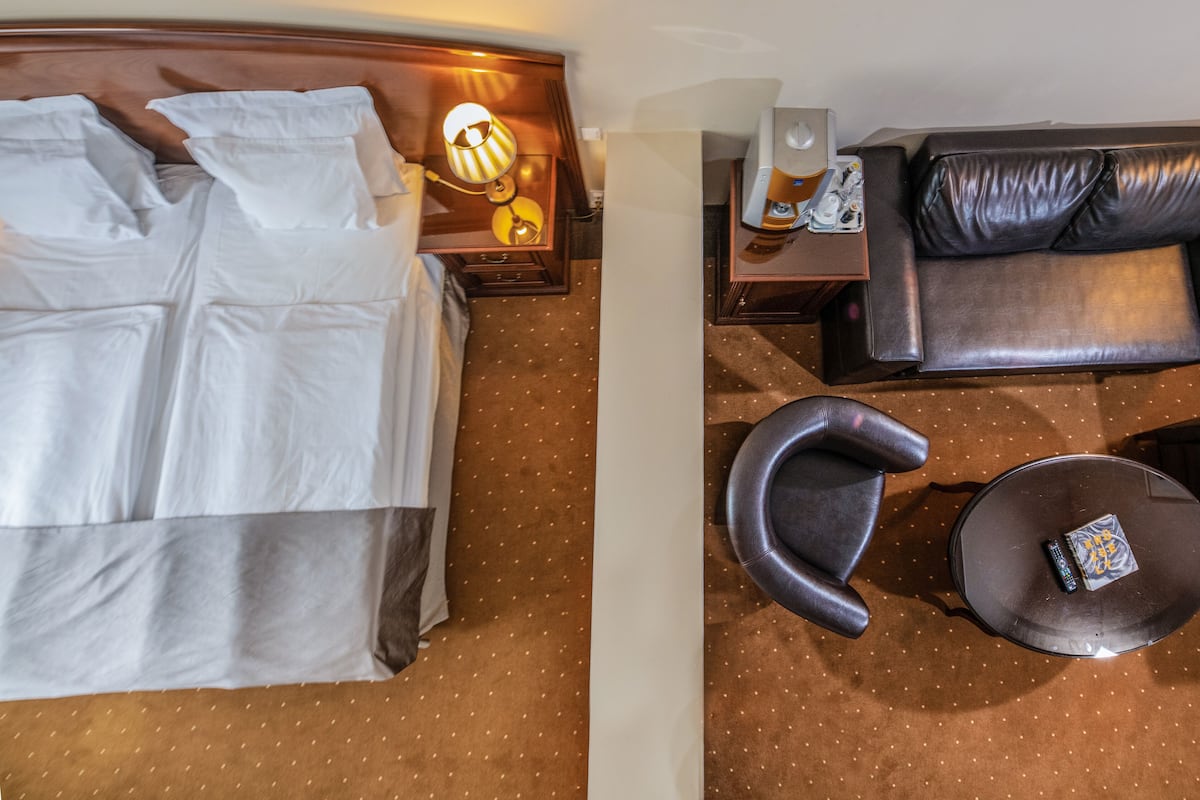 1 bedroom, hypo-allergenic bedding available, minibar, in-room safe