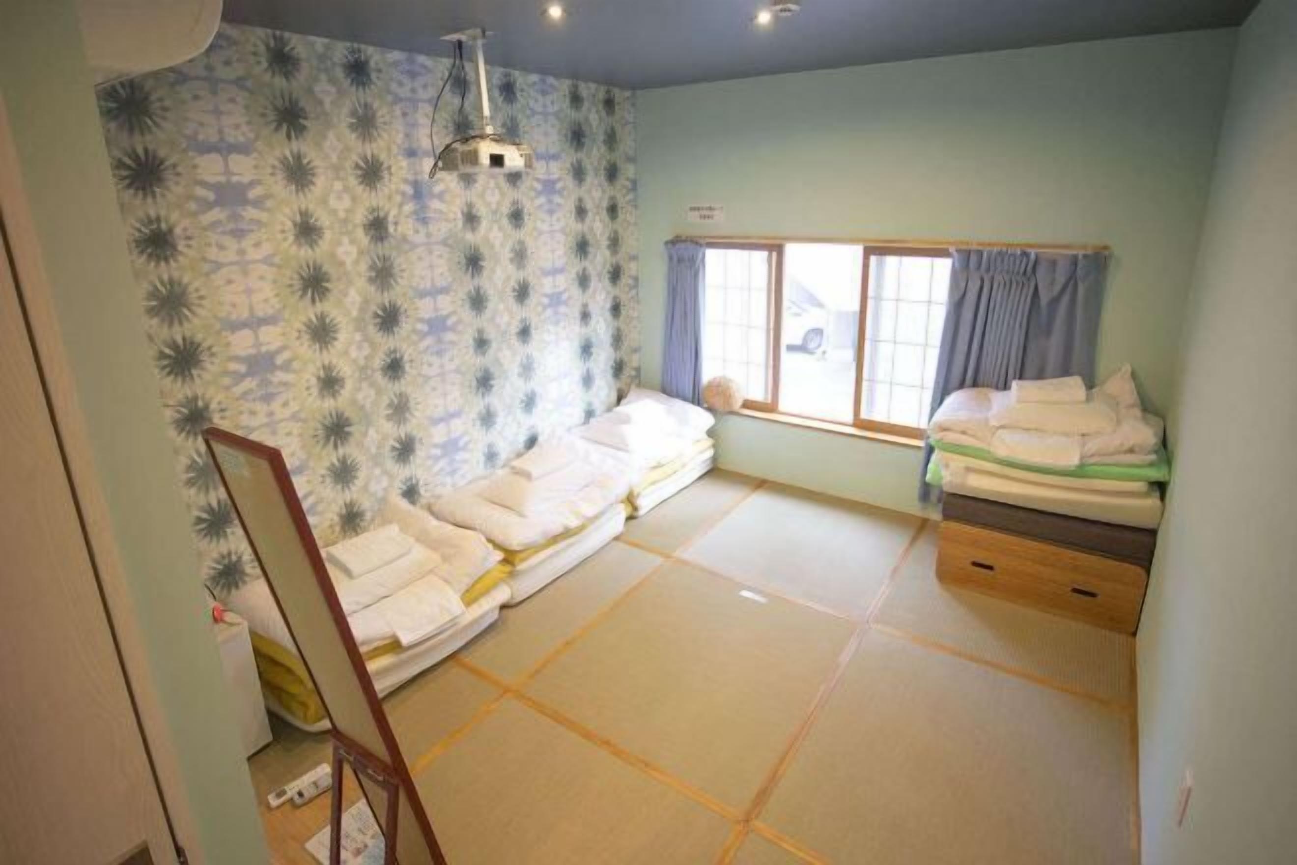 Individually decorated, blackout drapes, free WiFi, bed sheets