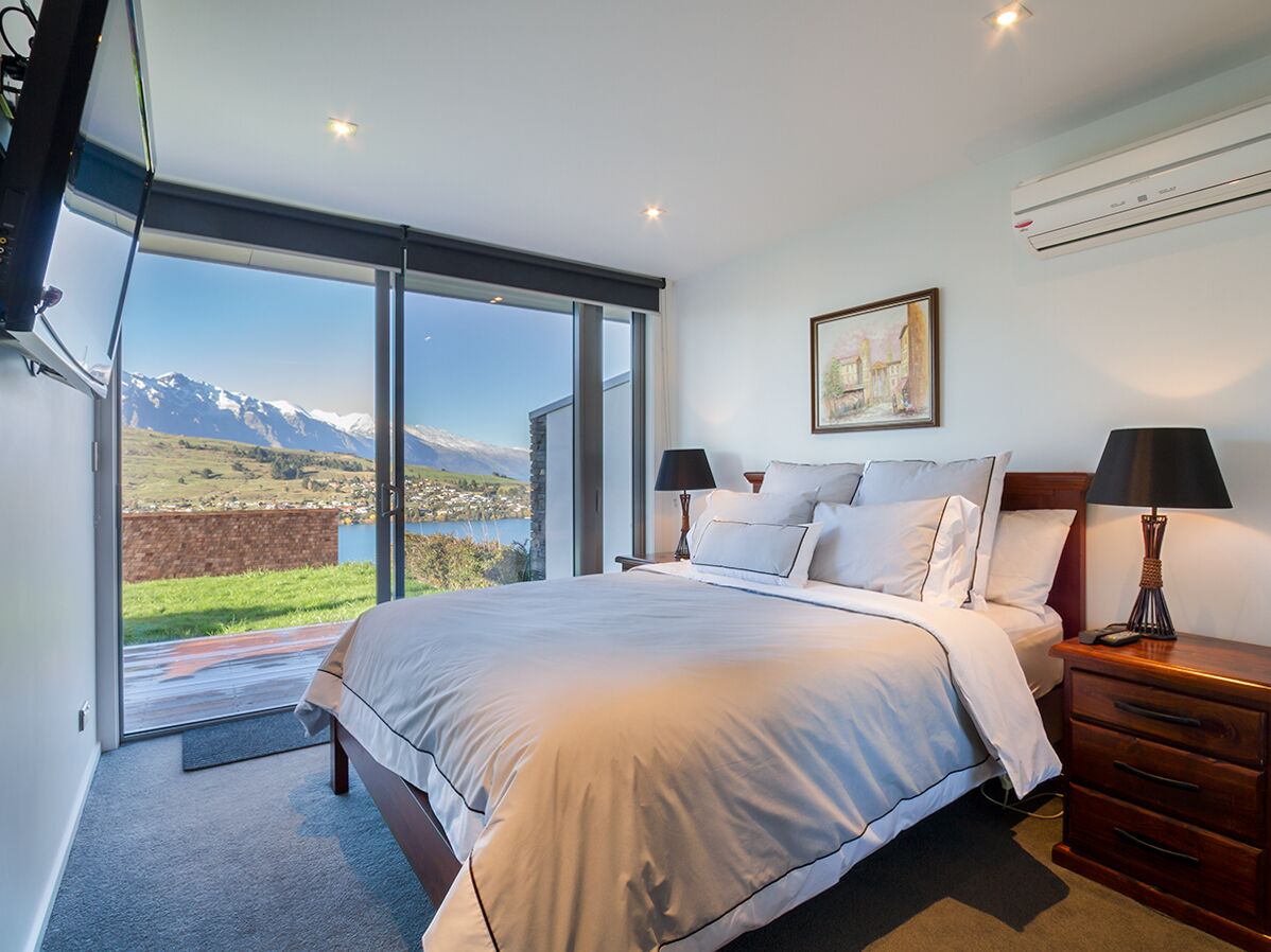 3 室のベッドルーム、アイロン / アイロン台、WiFi (無料)、ベッドシーツ