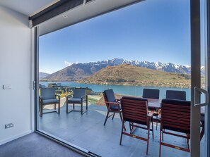 Interior - Scenic Hot Tub Haven on Queenstown Hill (Queenstown)