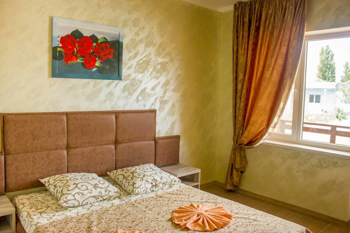 Apartment, Poolzugang | Zimmersafe, schallisolierte Zimmer, Bügeleisen/Bügelbrett, Zustellbetten