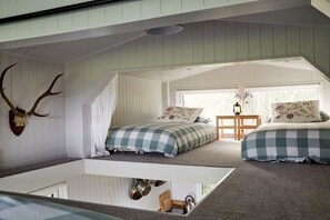 The Hut | Individually decorated, individually furnished, bed sheets - Extraordinary Huts (Rye)