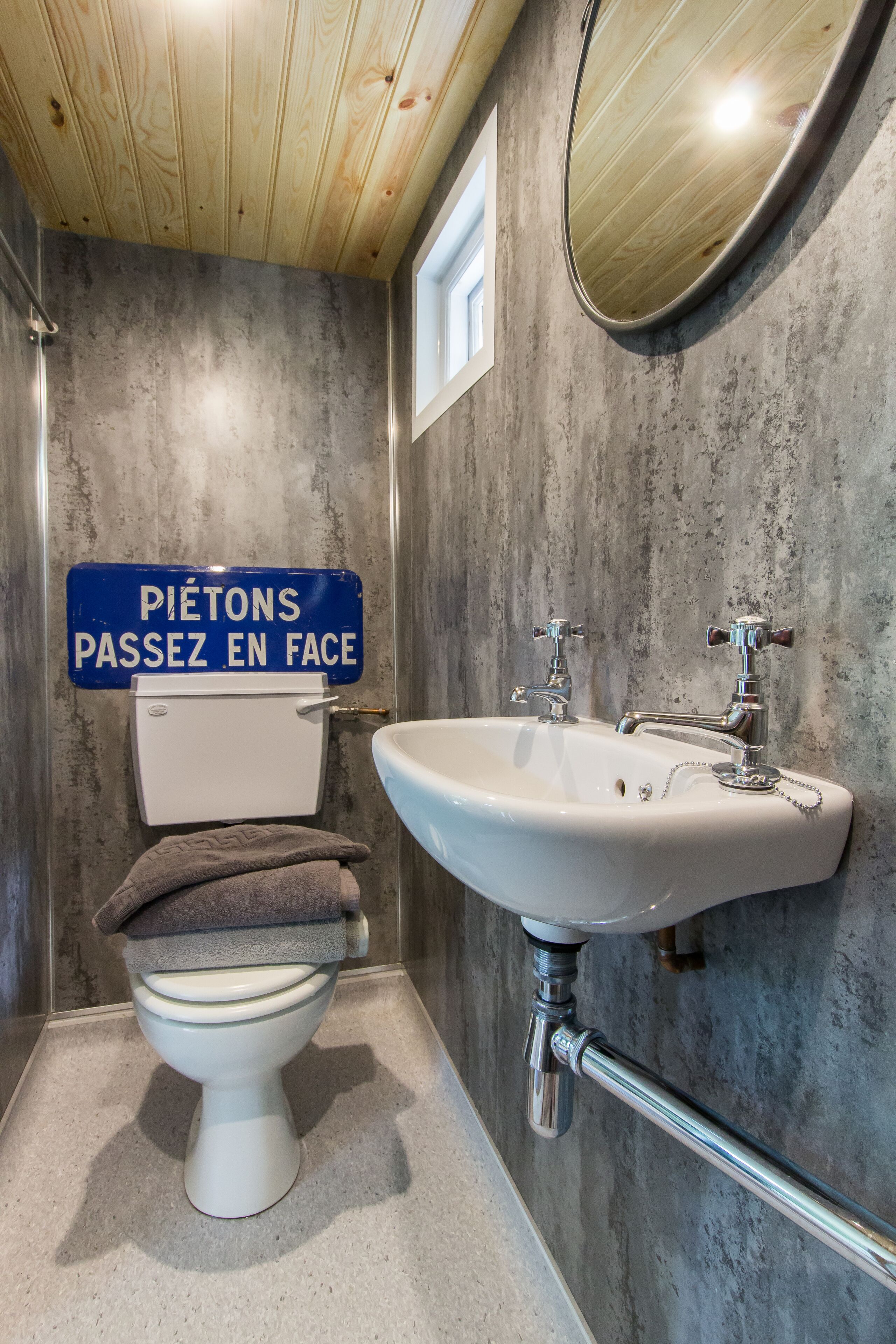 Hytte, 1 dobbeltseng, ikke-røyk | Bad | Dusj og håndklær