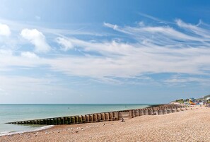 Beach - Sterling Lodge Hotel (Eastbourne)