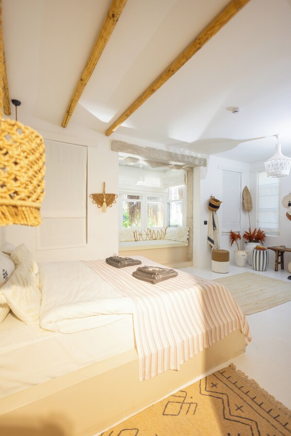 Deluxe Double Room | Premium bedding, free minibar, iron/ironing board, free WiFi - Zoe Alacati (Cesme)