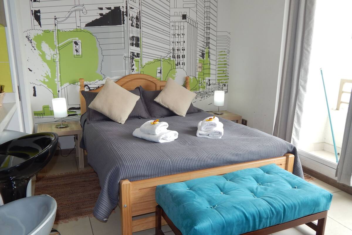 Estúdio standard, várias camas, vista para a cidade | 1 quarto, roupas de cama antialérgicas, individualmente decorados