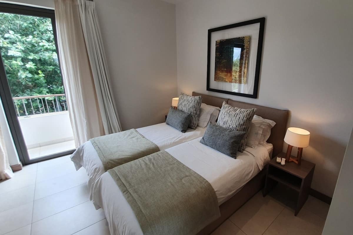 Loftsleilighet, 3 soverom (Banyan Grove) | Safe på rommet, skrivebord, strykejern/-brett og wi-fi (inkludert)