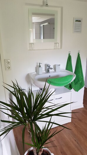 Bathroom - Suentelhof (Hessisch Oldendorf)