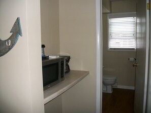 Studio, 1 Queen Bed with Sofa bed, Patio (Surfside 2) | Bathroom