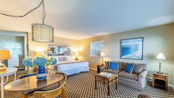 Estudio de luna de miel, 1 cama King size y sofá cama, balcón (Surfside 4) | Ropa de cama de alta calidad y tabla de planchar con plancha