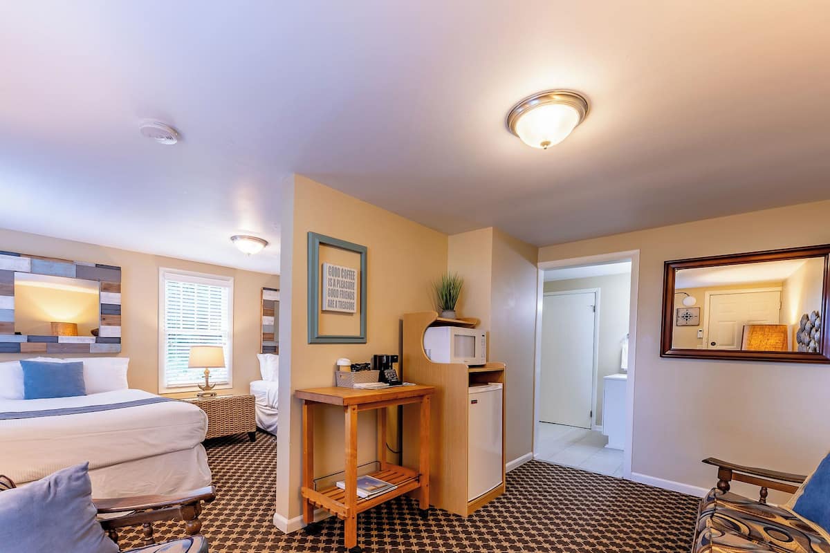 Family Cabin, 2 Bedrooms (Cabin E) | Premium bedding, iron/ironing board, free WiFi, bed sheets