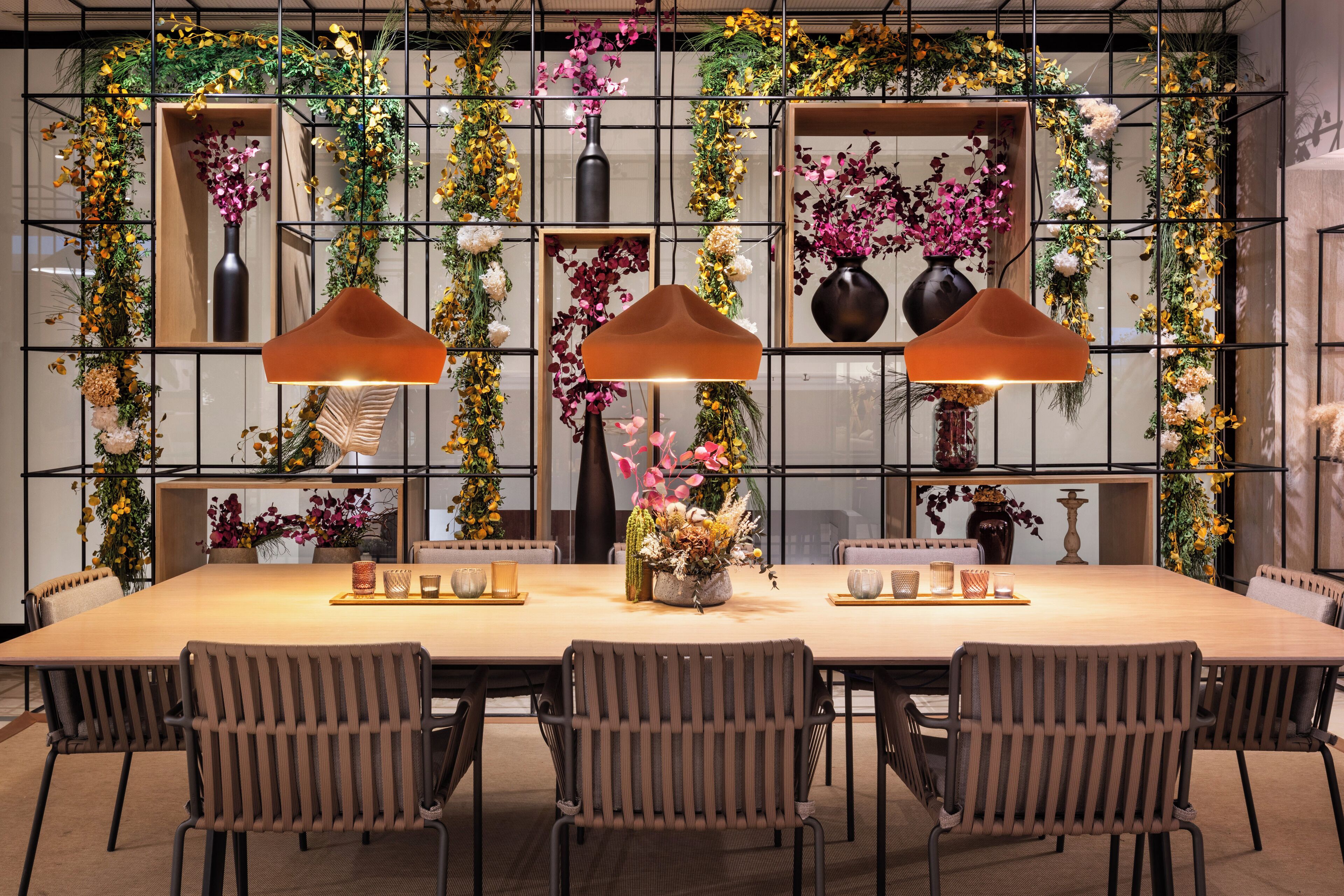 3 restaurantes; se sirve desayuno y cena; cocina internacional