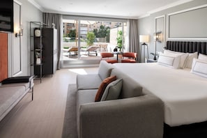 Junior Suite The Level with Whirlpool | 羽绒被、迷你吧、客房内保险箱、办公桌