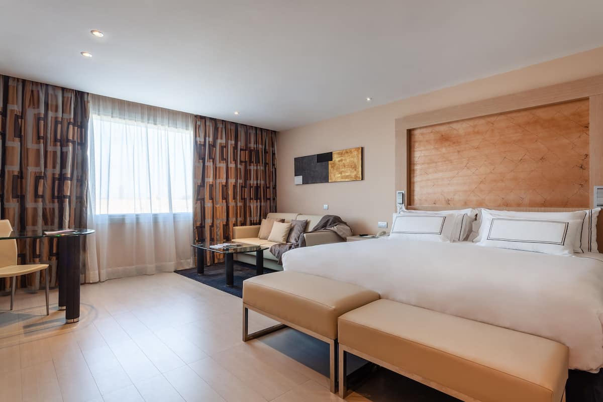 Junior Suite The Level with Whirlpool | 1 bedroom, down duvets, minibar, in-room safe