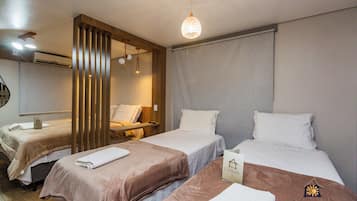 Minibar, cortinas blackout, wifi gratis y ropa de cama