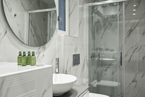Bathroom - Valaoritou Boutique Apartment (Athens)