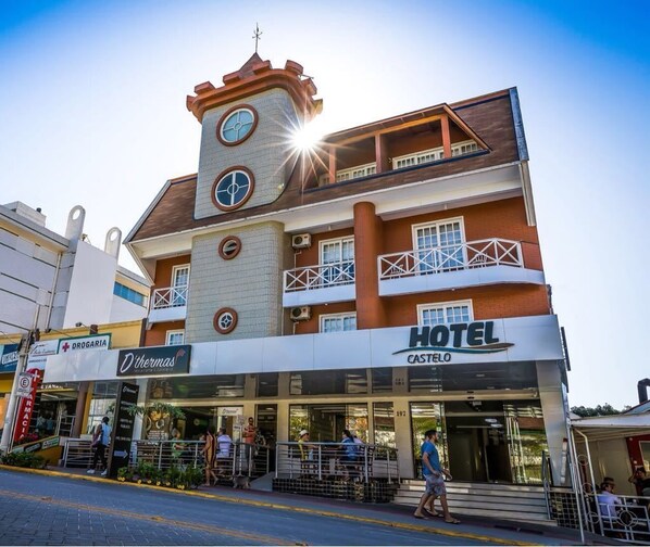 Front of property - Hotel Castelo (Gravatal)