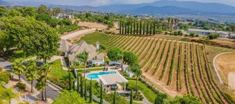 Luxus-Weingut mit Pool, Aussichten und Weinbergen! 