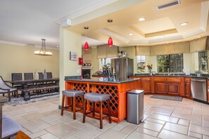 Fridge, microwave, oven, stovetop - 5 bedroom 3.5bath Pool, Views, Fire Pit, Vineyard Wine Country Estate! (Temecula)