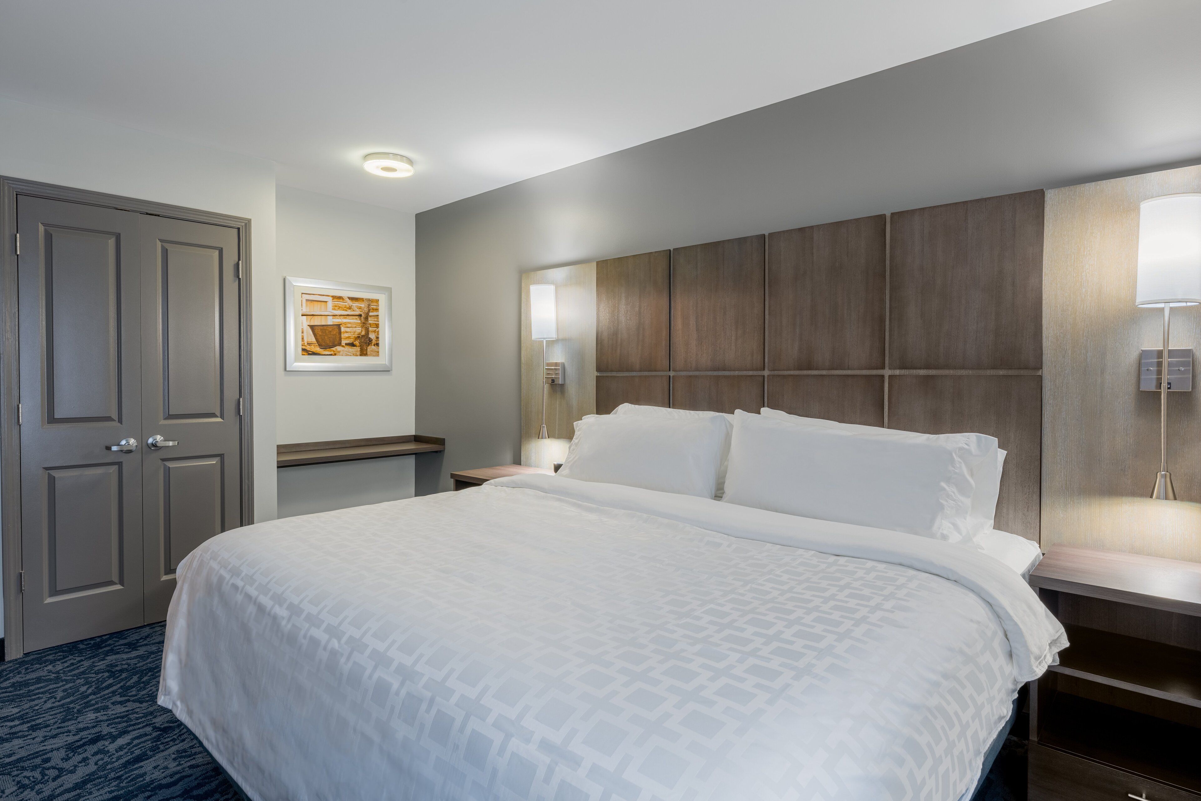 1 bedroom, desk, laptop workspace, blackout curtains