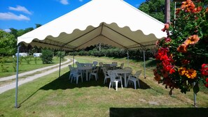 Exterior detail - Camping des Lancieres (Rogny-les-Sept-Ecluses)