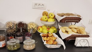 Dining - Ymy Boutique Residence (Bucharest)