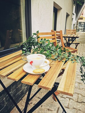 屋外ダイニングエリア