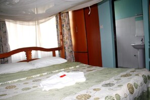 办公桌、隔音、熨斗/熨板、免费 WiFi