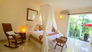 3 bedrooms, in-room safe, iron/ironing board, WiFi