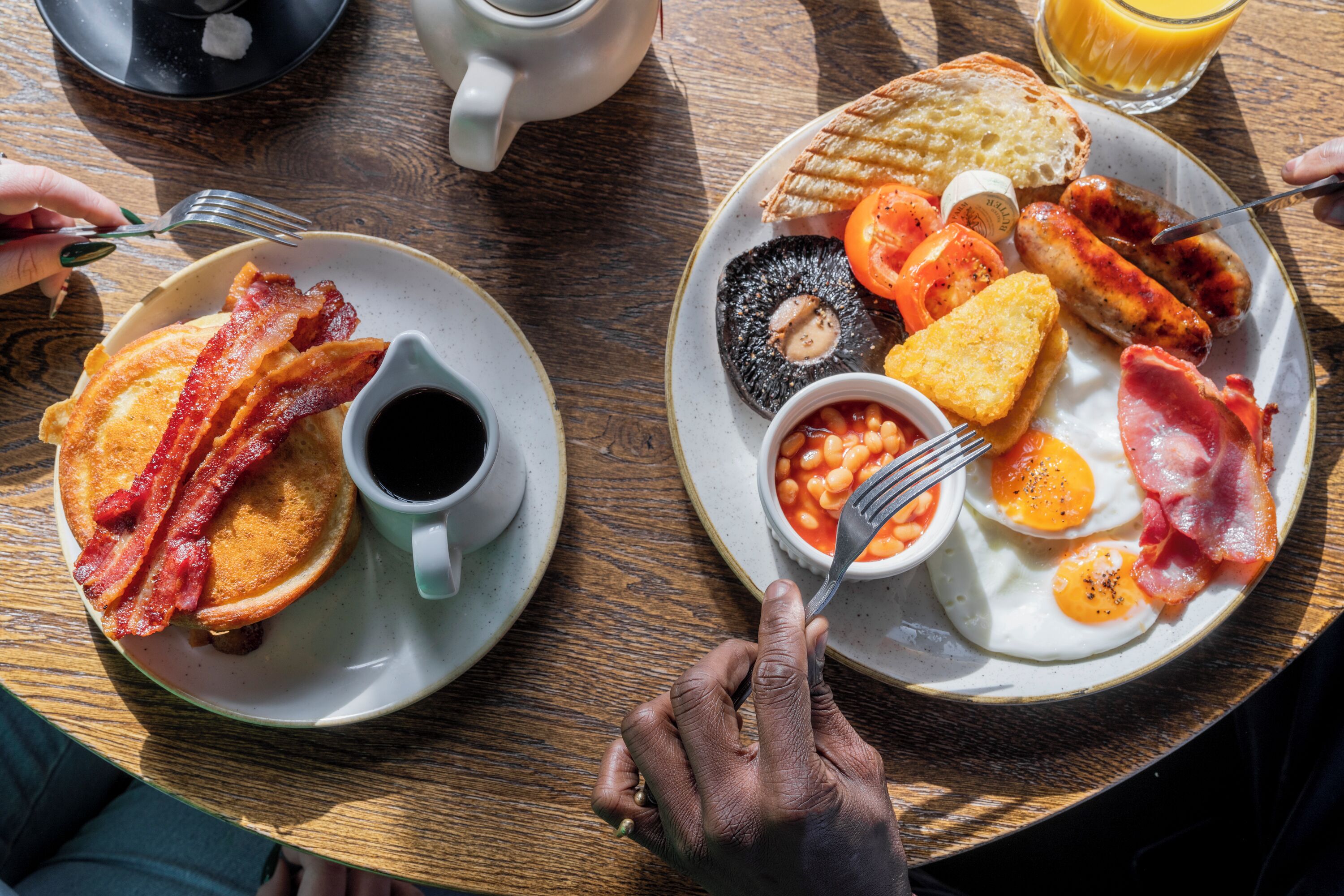 Se ofrece un desayuno inglés (17.00 GBP por persona)