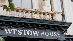 A building with a sign reading "WESTOWHOUSE" above the entrance. - Westow House - London Crystal Palace (London)