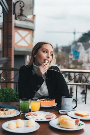 Frokostbuffé er inkludert hver dag