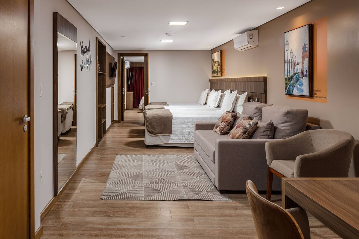 signature suite | 1 bedroom, hypo-allergenic bedding, in-room safe, blackout curtains