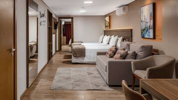 Suíte com design assinado | 1 quarto, roupas de cama antialérgicas, cofres nos quartos