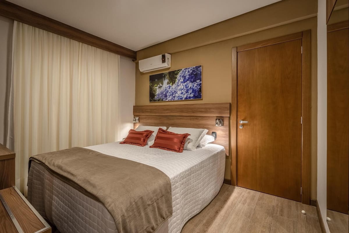 1 bedroom, hypo-allergenic bedding, in-room safe, blackout curtains
