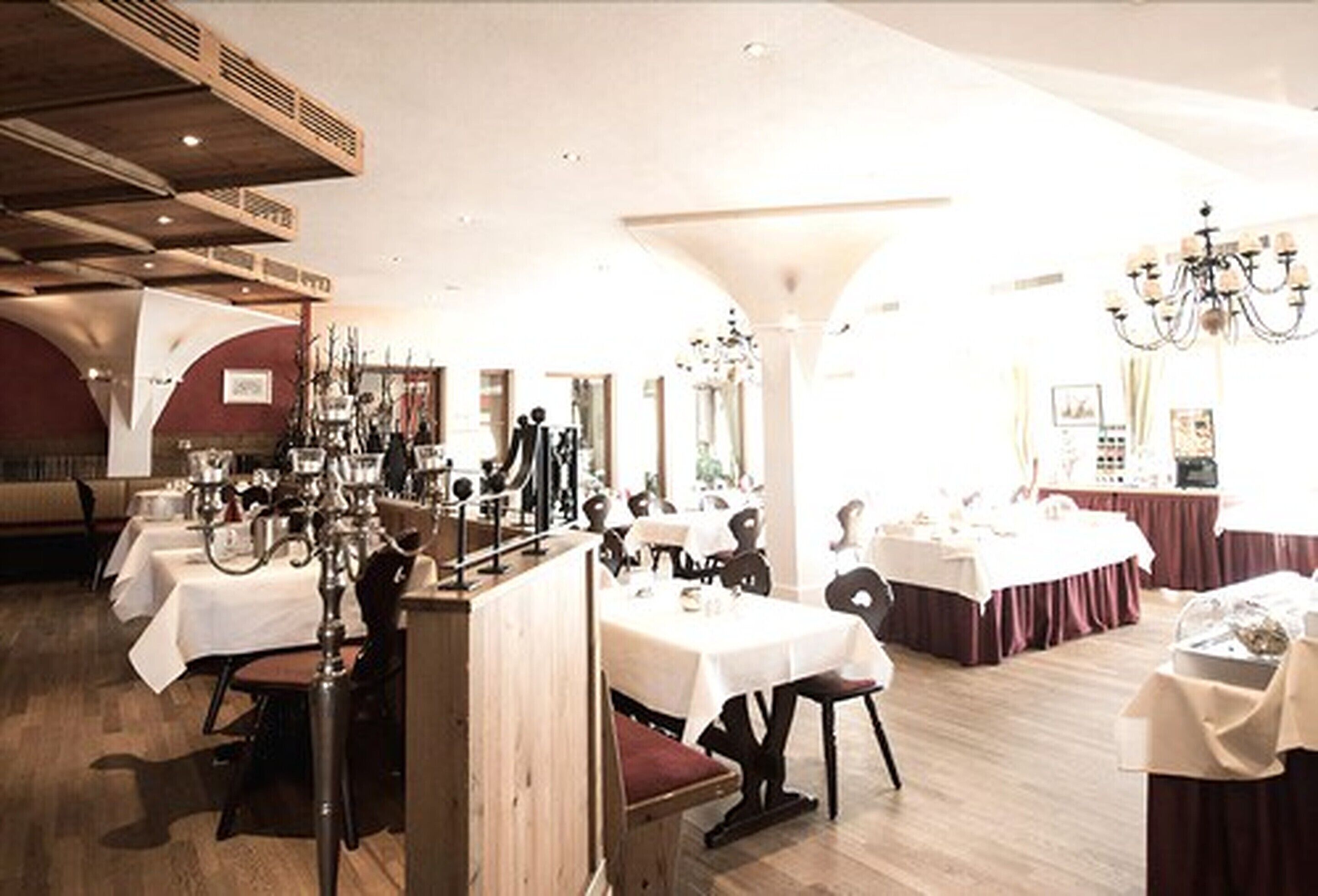 lunch and dinner served, local and international cuisine