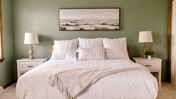 3 bedrooms, desk, iron/ironing board, travel crib