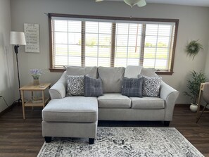 Una Smart TV, un reproductor de DVD