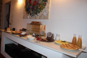Free daily buffet breakfast  - La Verena (Vesime)