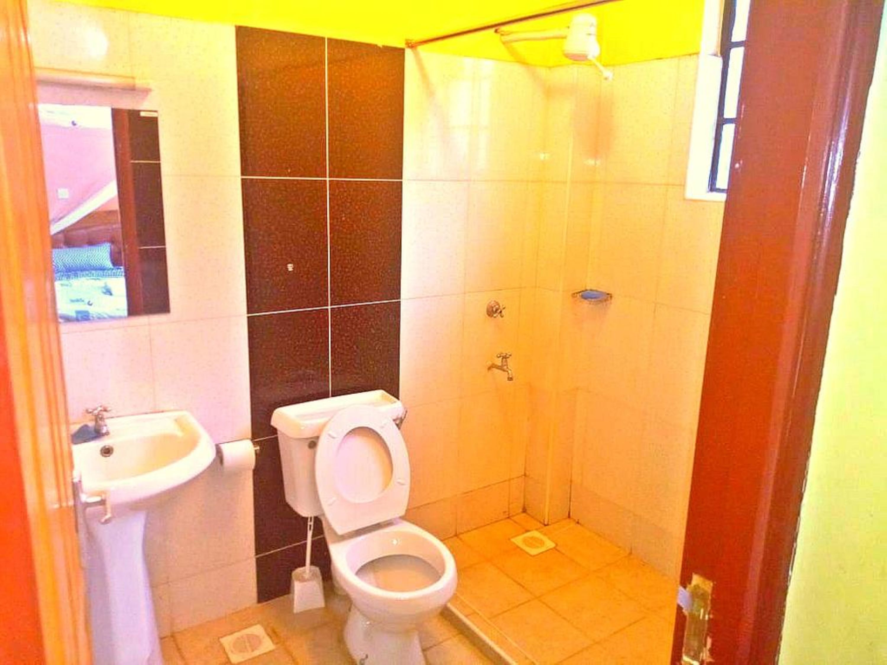 shower, free toiletries, towels