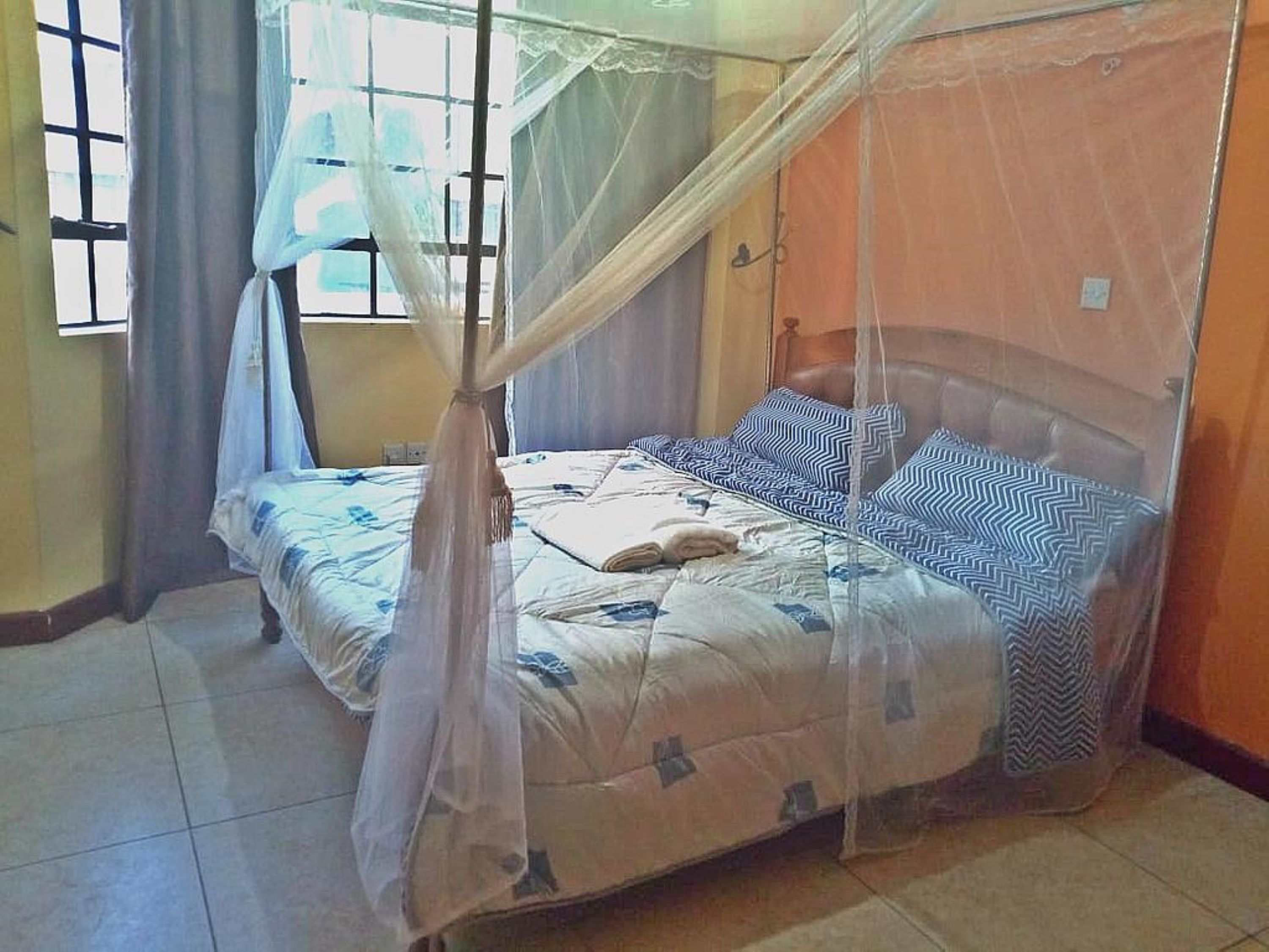 deluxe suite | iron/ironing board, free wifi, bed sheets