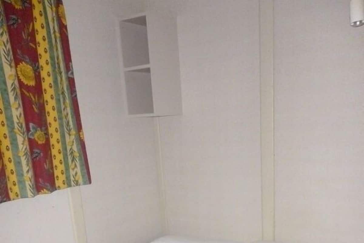 Blackout curtains, wheelchair access