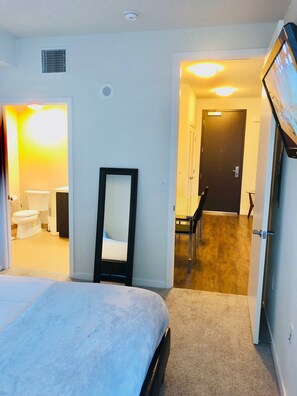 1 habitación, tabla de planchar con plancha y wifi 