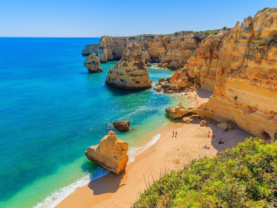 Beach nearby, scuba diving, windsurfing