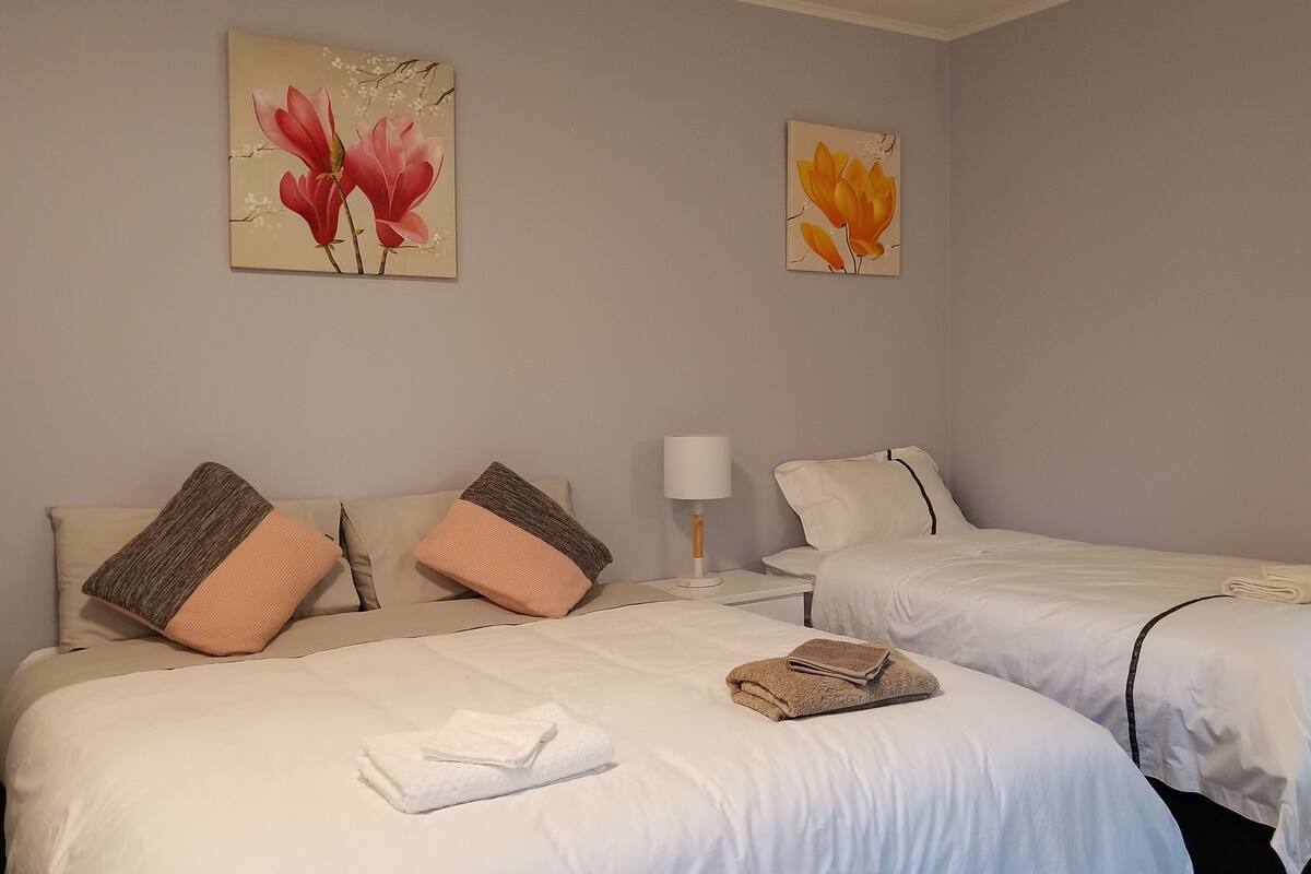 3 bedrooms, blackout drapes, iron/ironing board, free WiFi