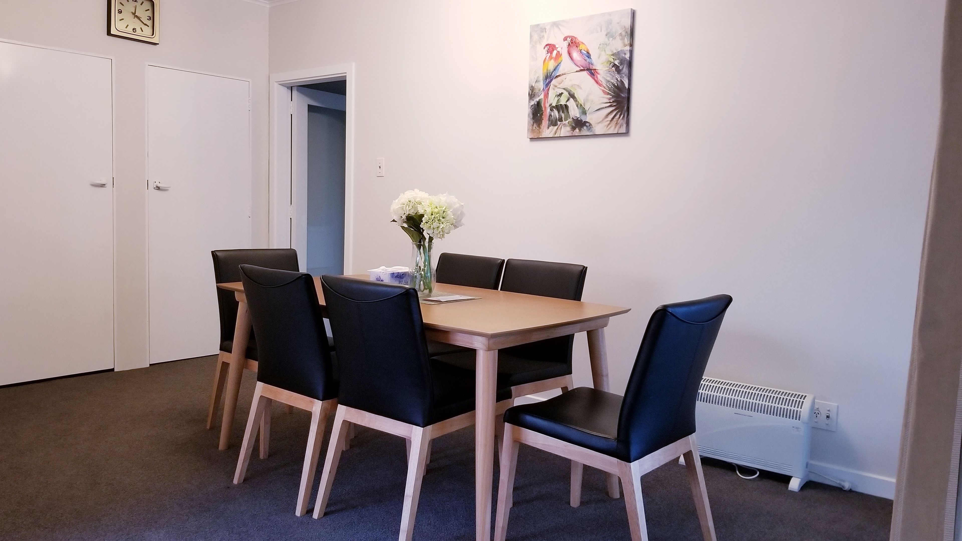 Villa, Multiple Beds, Non Smoking, Garden View | In-room dining