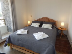 Standard Apartment, Multiple Beds, Accessible, Non Smoking | 1 bedroom, hypo-allergenic bedding, individually decorated - 711B Apartamento Plaza (Vina del Mar)