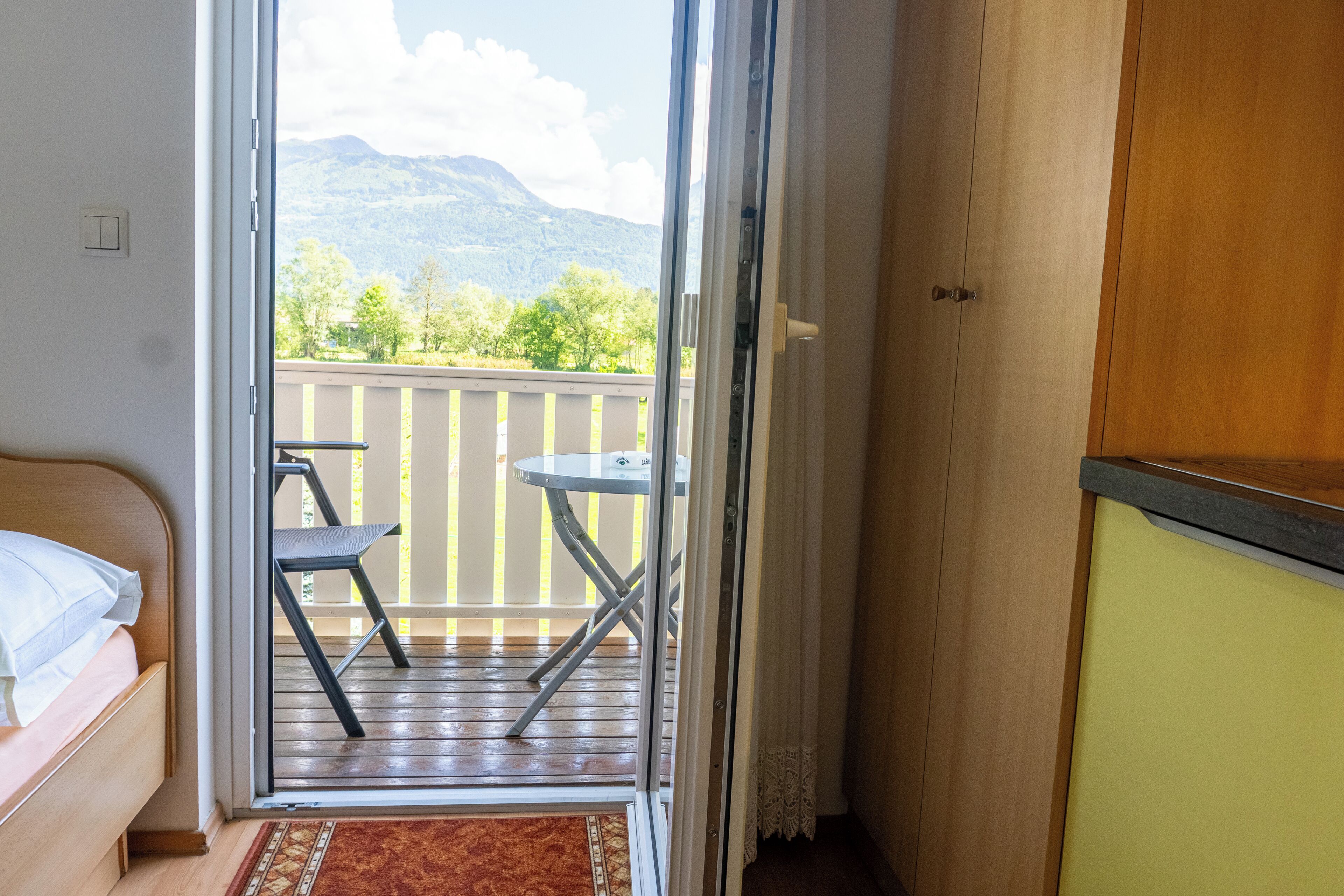 Studio, Balcony, Mountain View